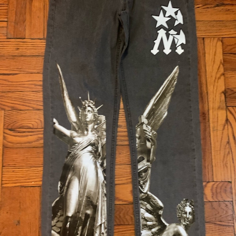 Relaxed Fit Rigid Renaissance
Printed Jeans - Picture 3 of 3
